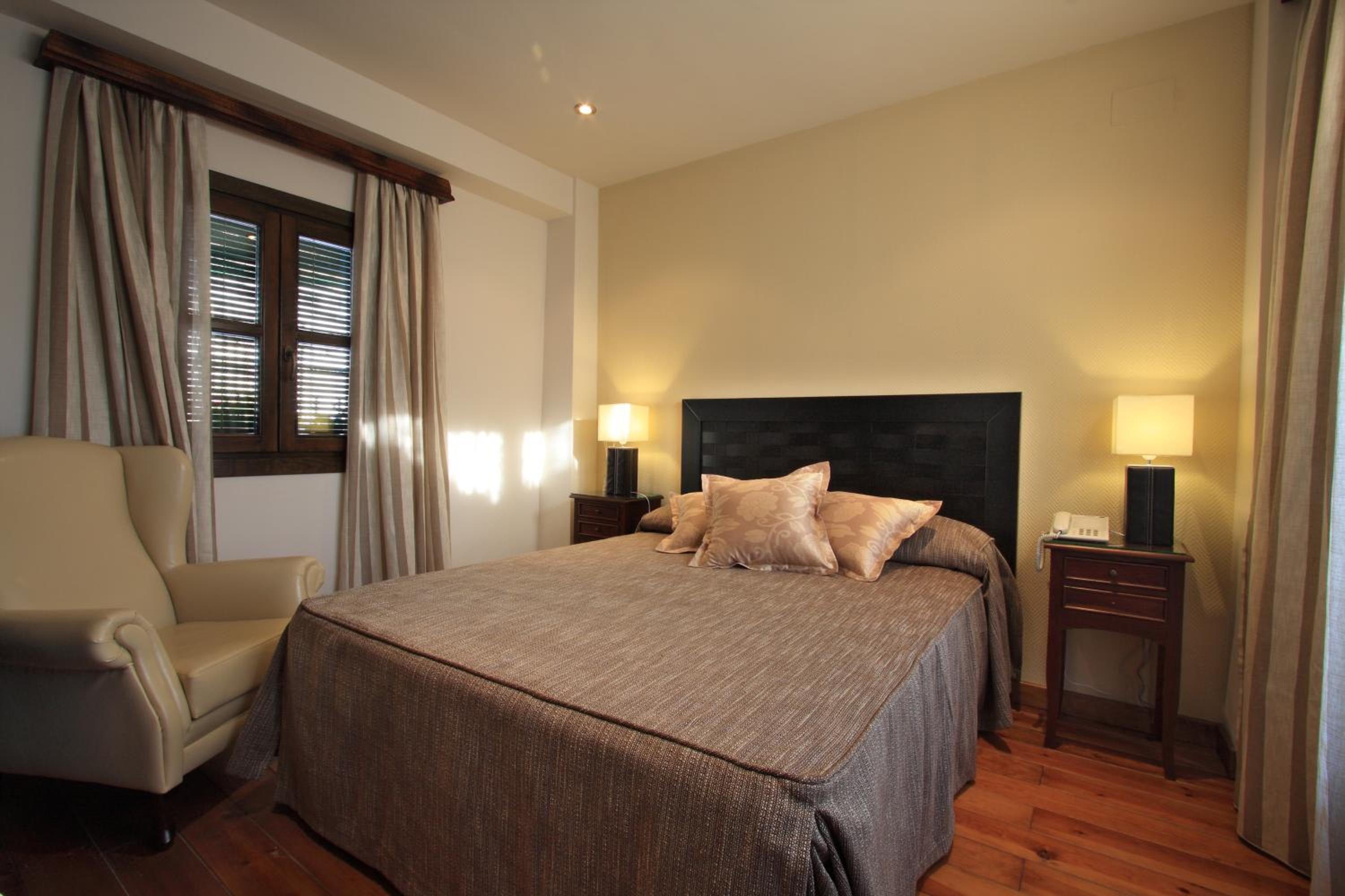 2 Bedrooms, Suite, Apartment