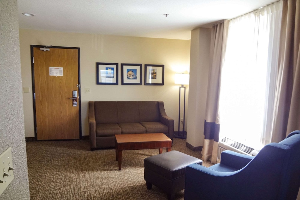 Comfort Suites Downtown Sacramento 32/47