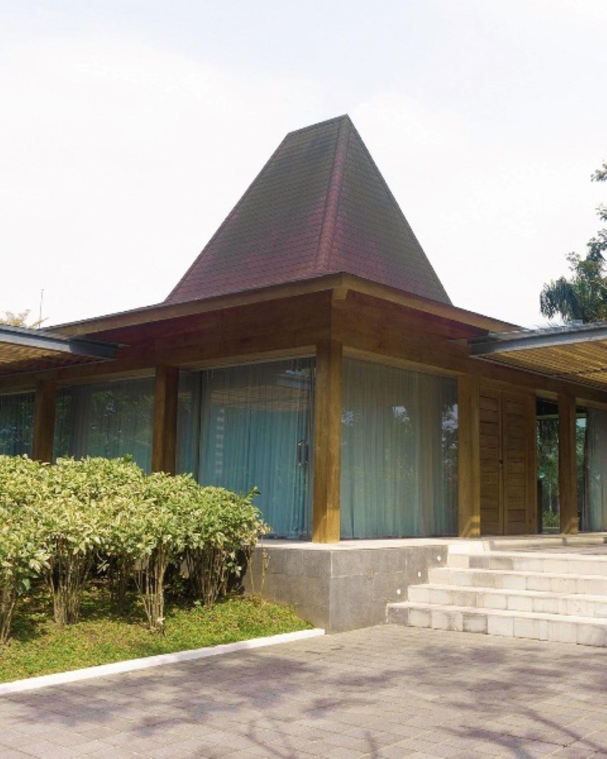 Djoglo Luxury Bungalow 4/44