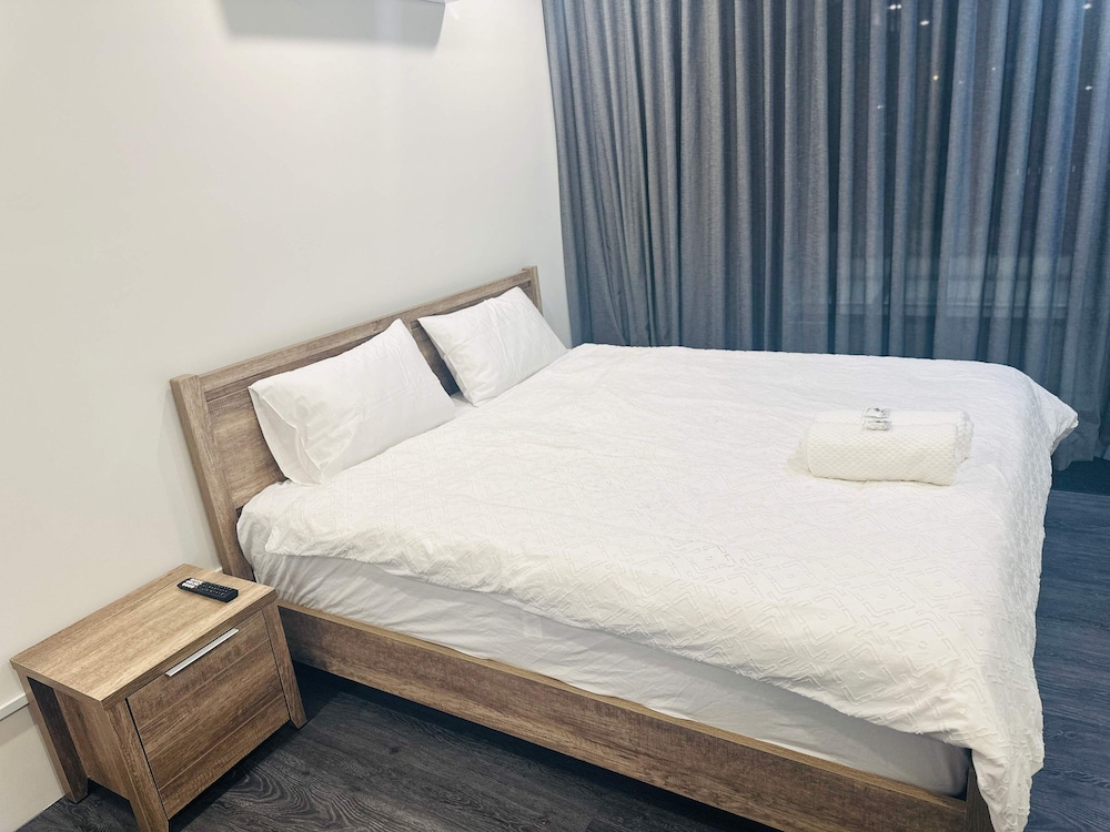 DELUXE, EXECUTIVE, STUDIO