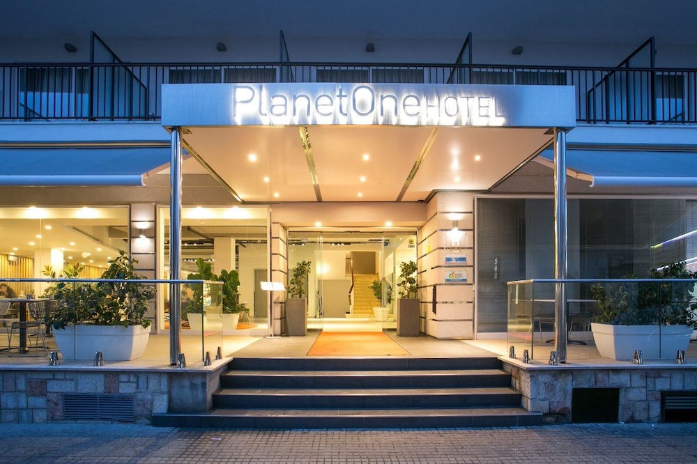 Planet One Hotel 2/55