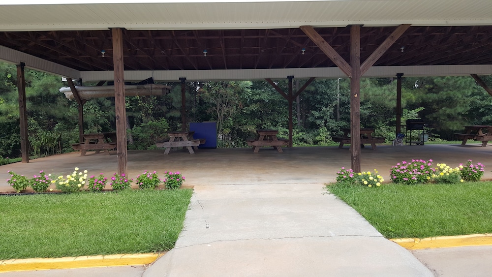 High Falls Hide-A-Way Lodging 45/49