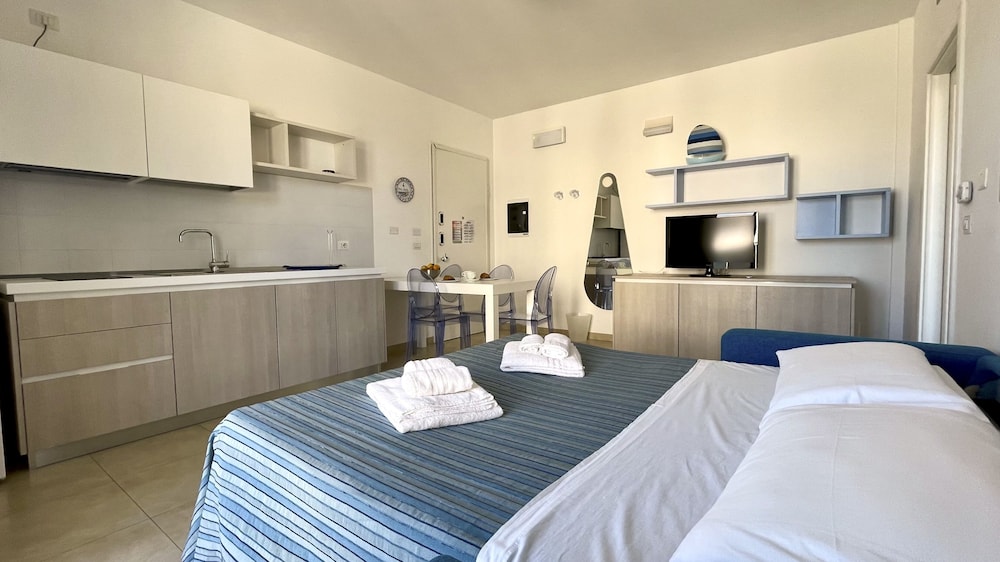 La Corte Di Leuca 6/28
