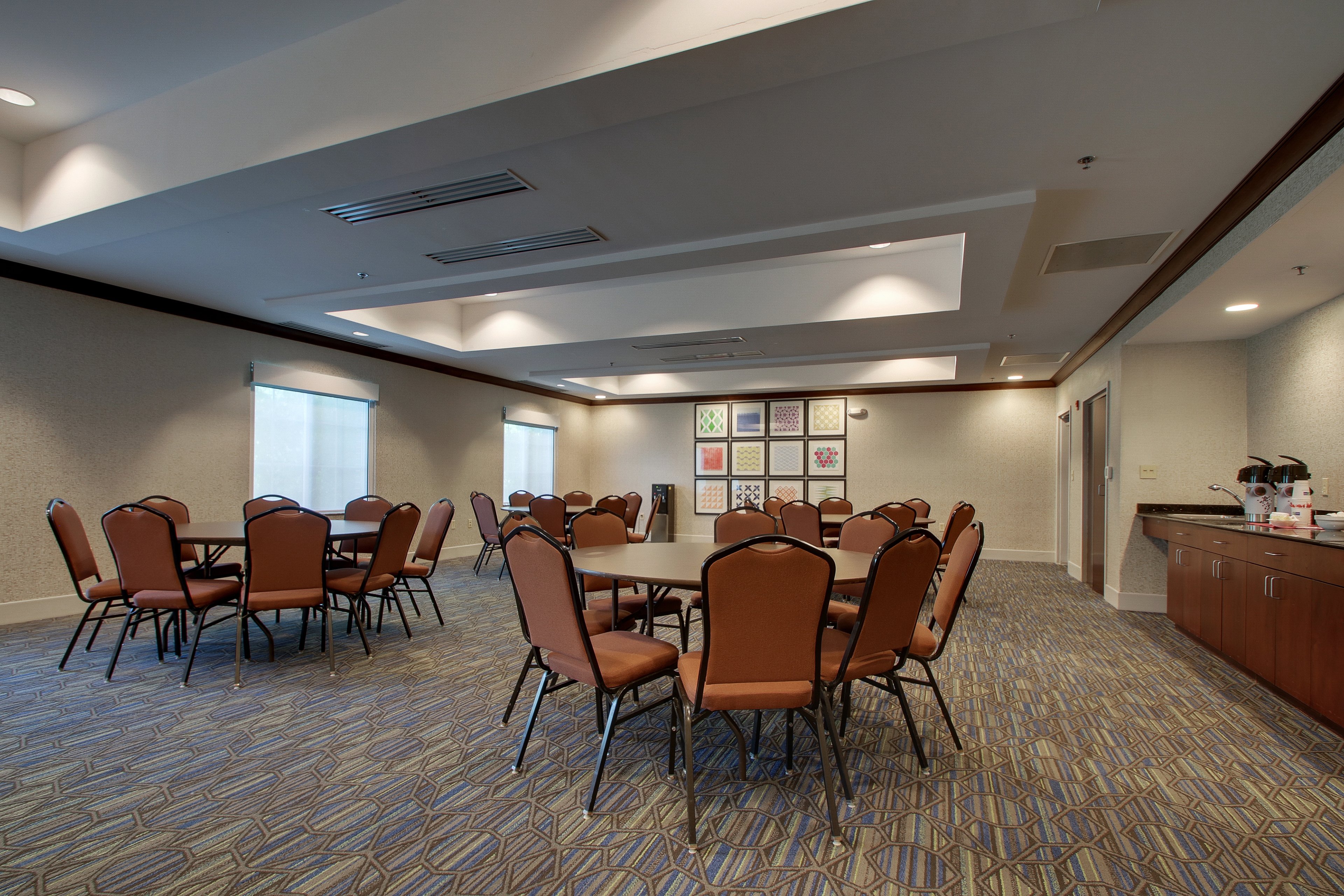 Holiday Inn Express Hotel Suites Middleboro Raynham 36/51