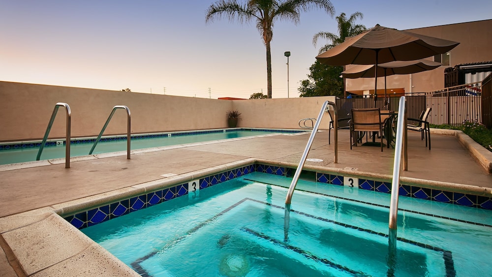 Best Western Los Alamitos Inn & Suites 23/38