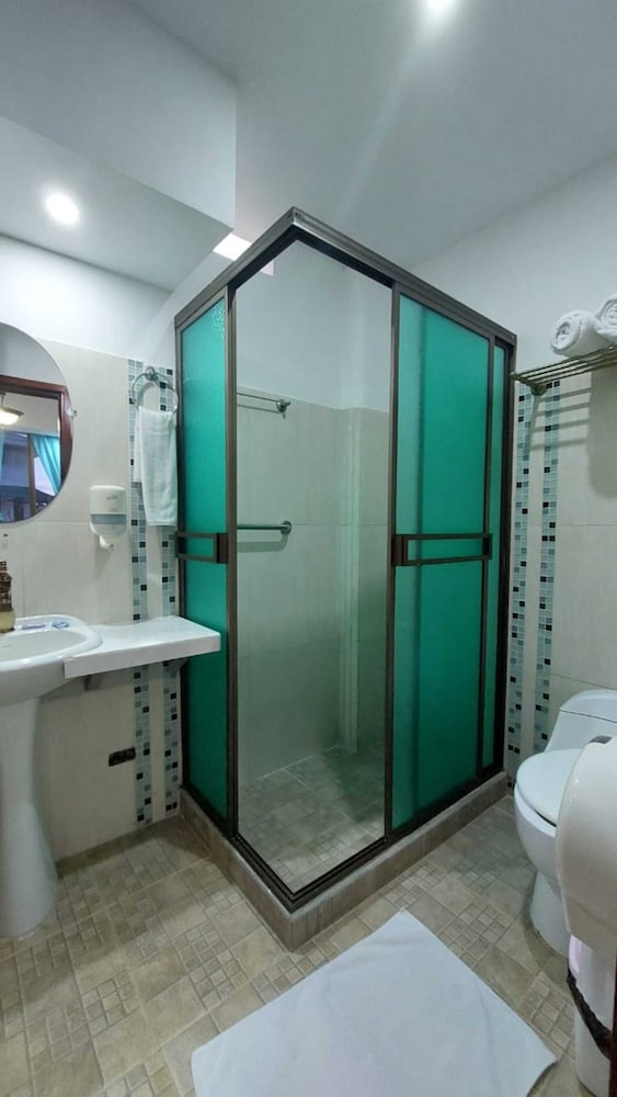 Hotel Yurupary 48/48