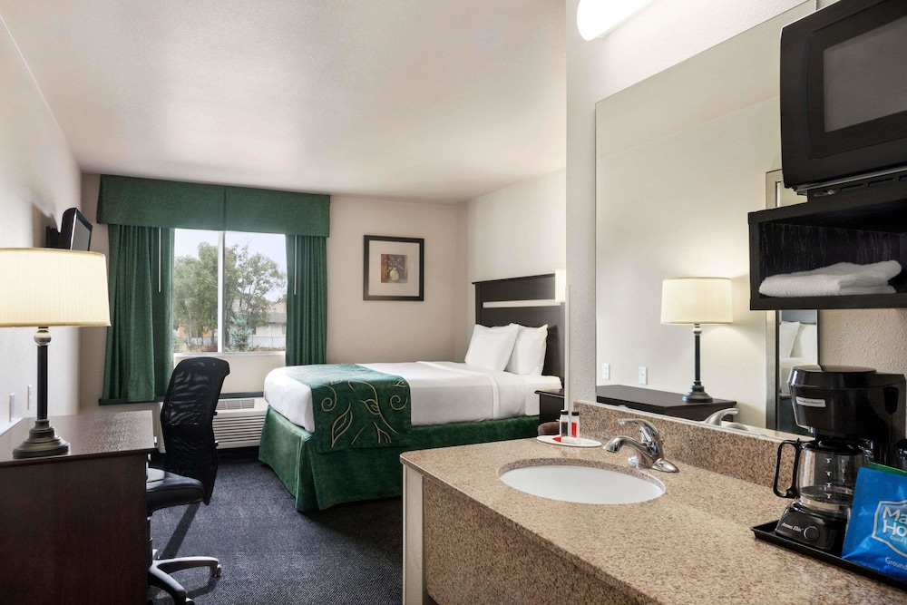 Travelodge By Wyndham Mcalester 17/31