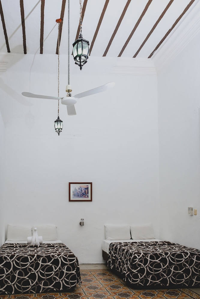 Hotel Gran Centenario 38/56