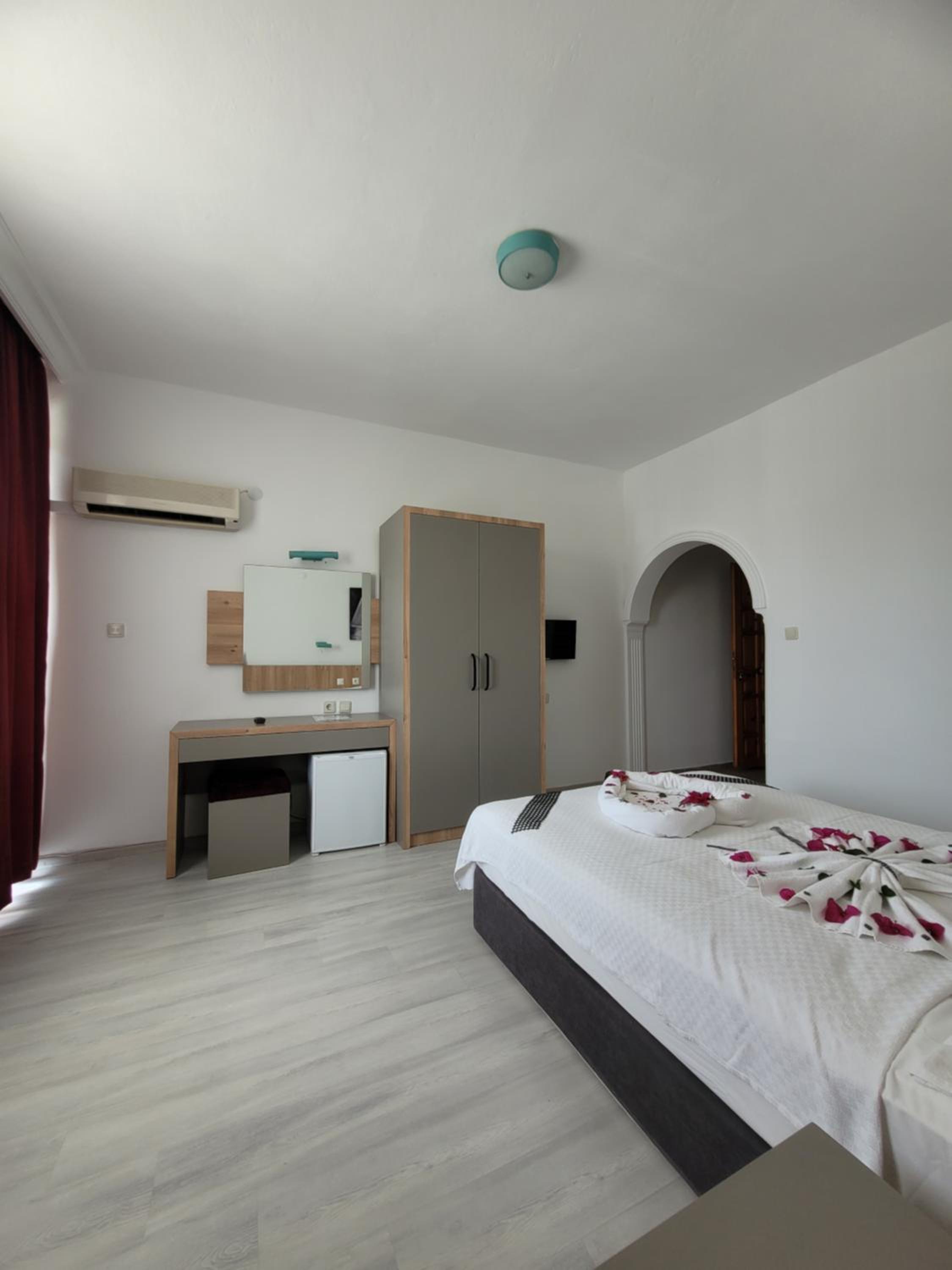 VESTA HOTEL 12/50