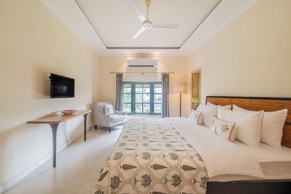 Niravi Jaipur 10/50