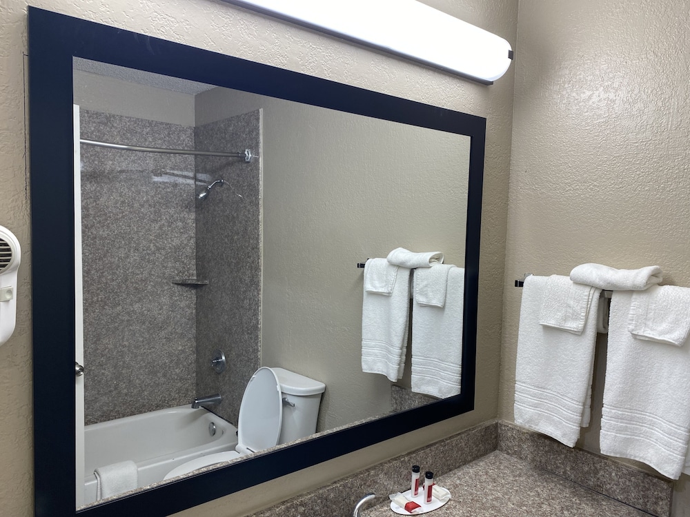 Super 8 By Wyndham Gainesville Tx 25/52