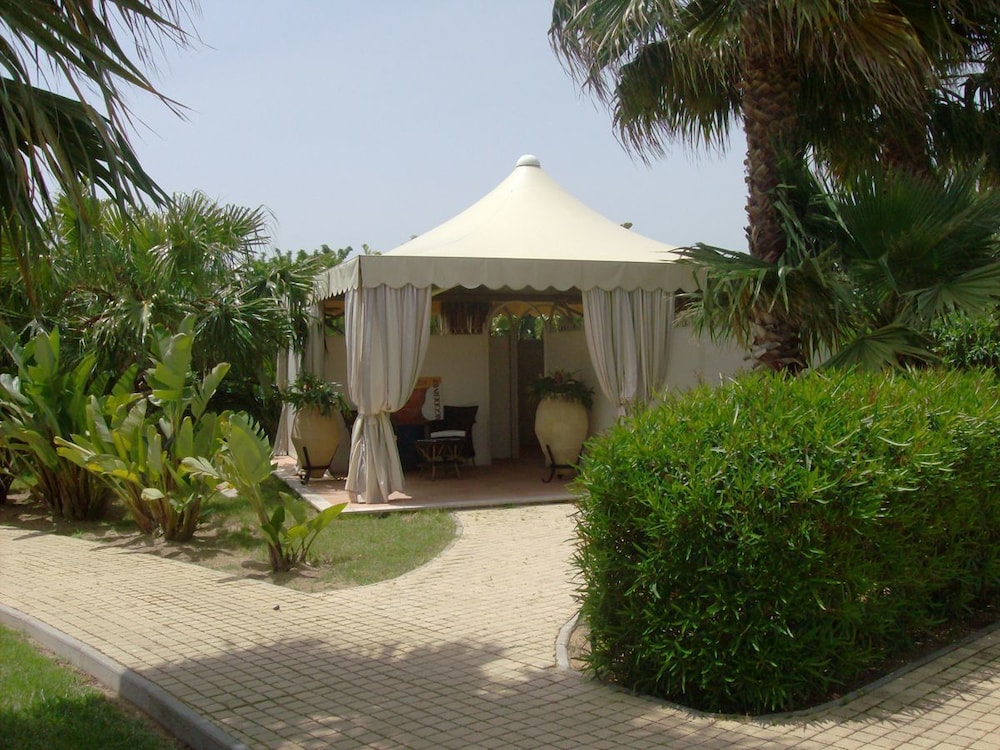 Lantana Resort Hotel and Apartments 59/68