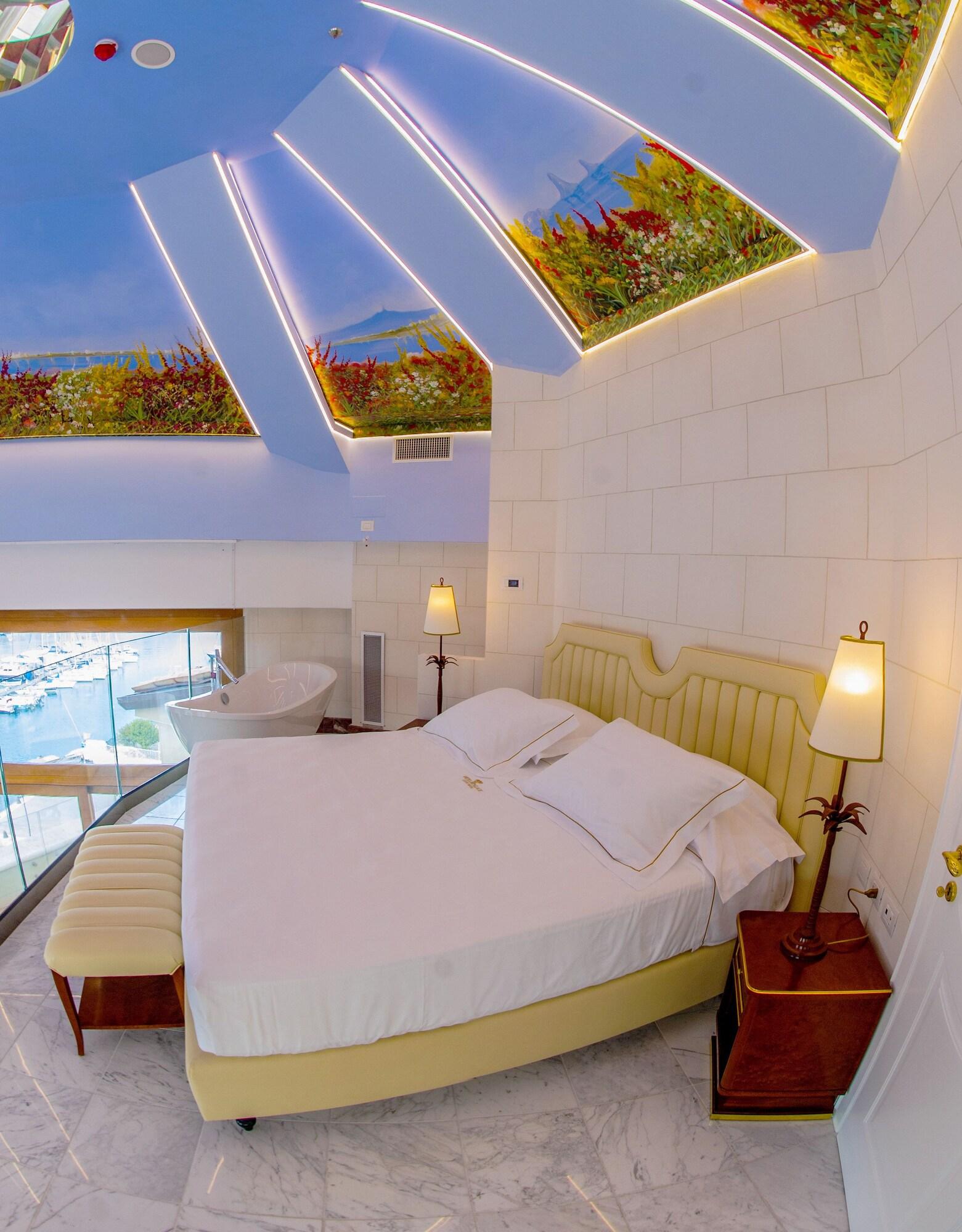 Suite, Sea View