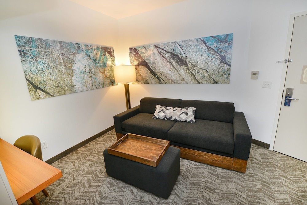 SpringHill Suites by Marriott Grand Forks 22/35