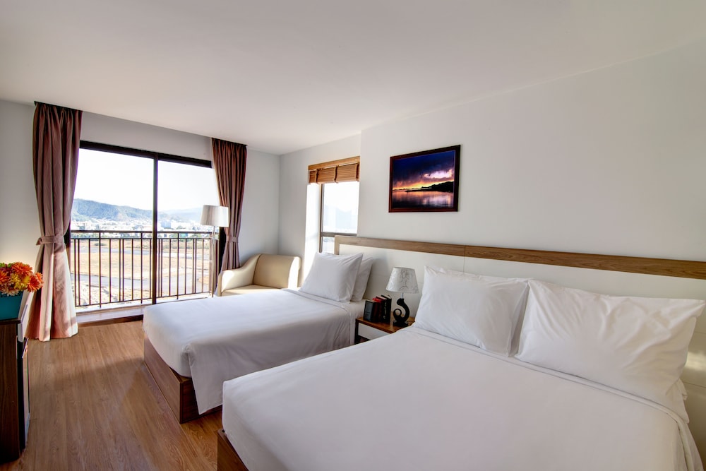 An Vista Hotel 27/75