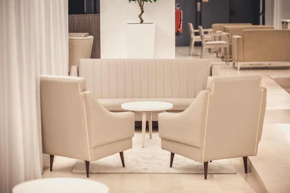 Essence Inn Marianos 55/67