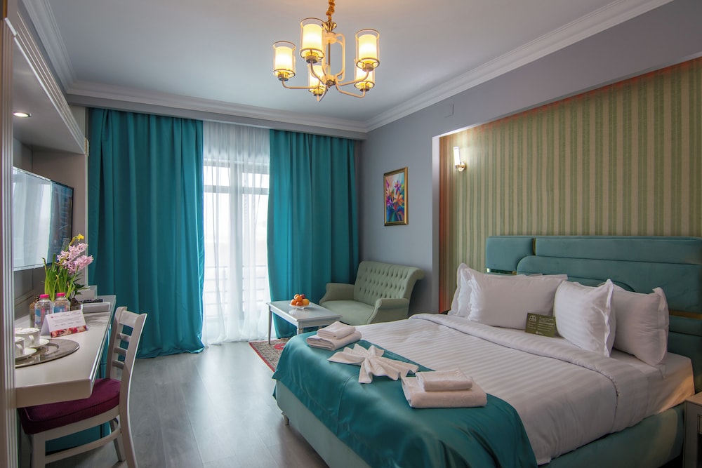 غرفة بريميوم بسرير كوين، PHOENICIA EXPRESS HOTEL 2/10