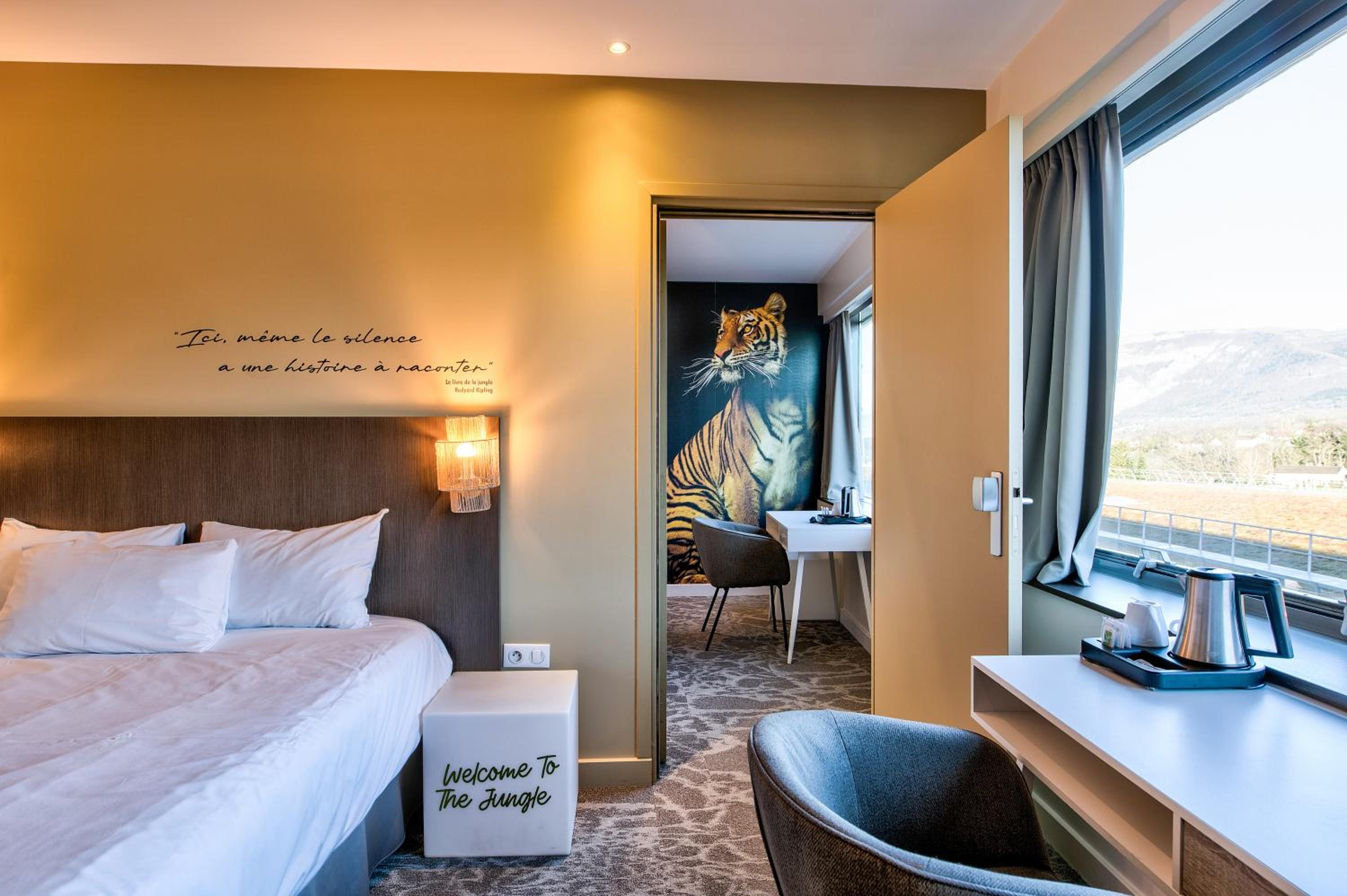 Connecting, Family Suite, Standard, Double and Twin Beds