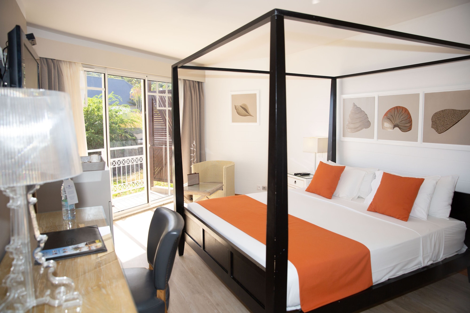 Deluxe, Double or Twin Bed, Partial Sea View