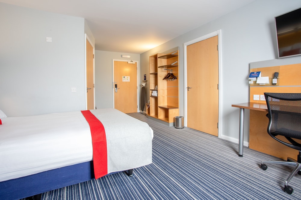 Holiday Inn Express Dunfermline 14/57