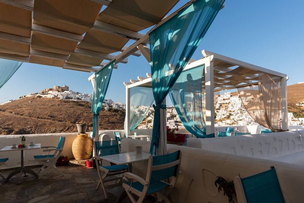 Ixthioessa Hotel 45/53