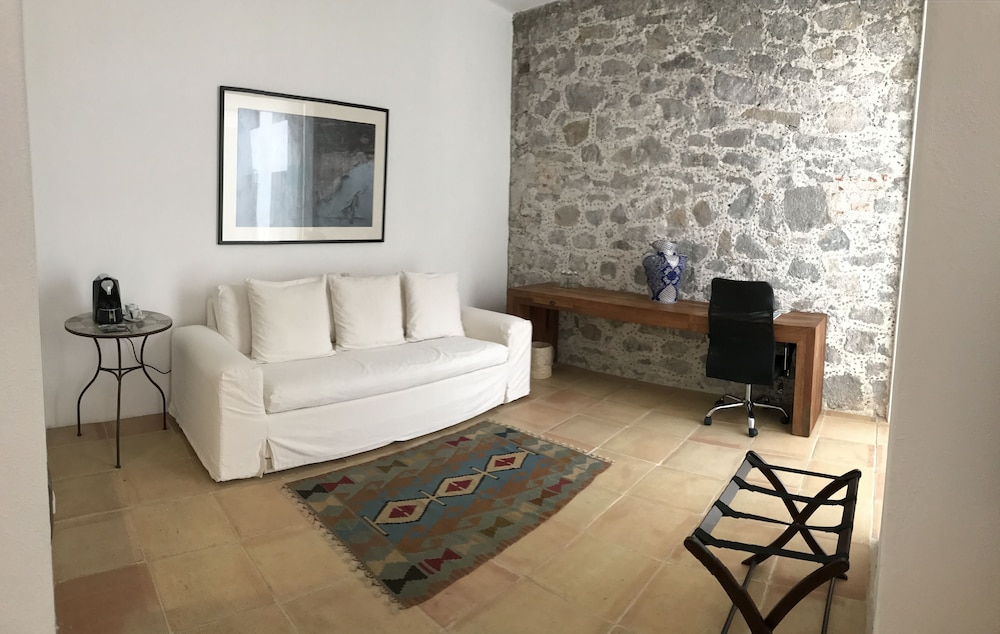 Hotel Boutique Casareyna 41/67