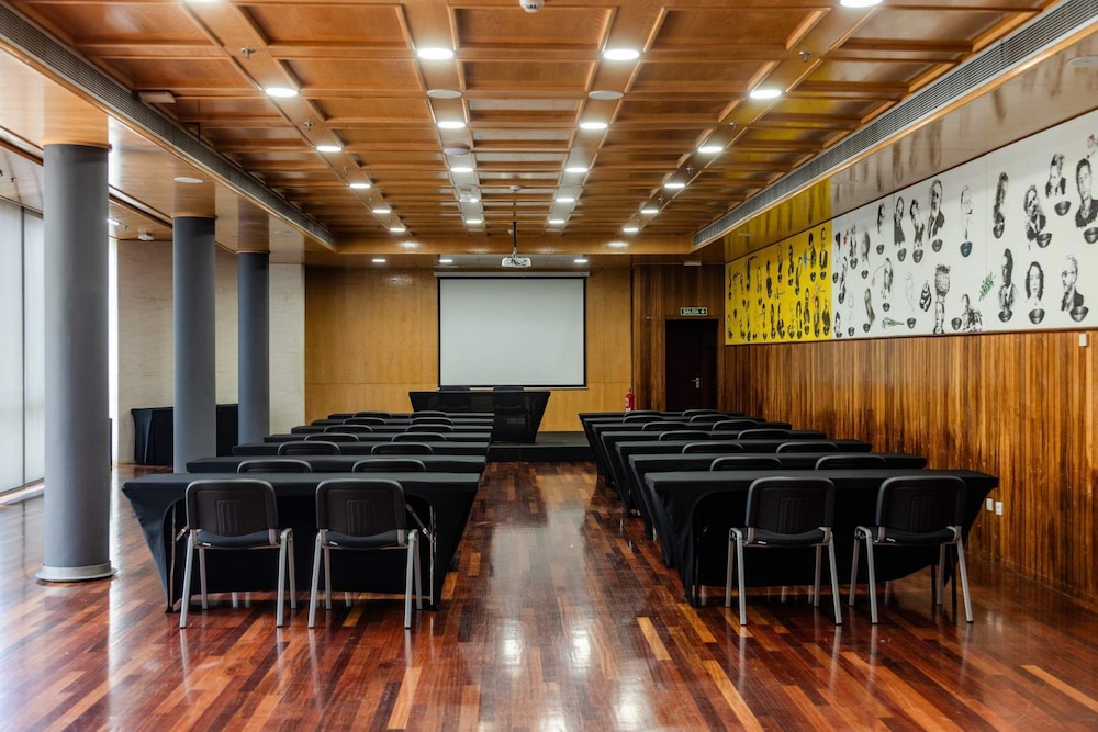Hotel Escuela Santa Cruz 55/67