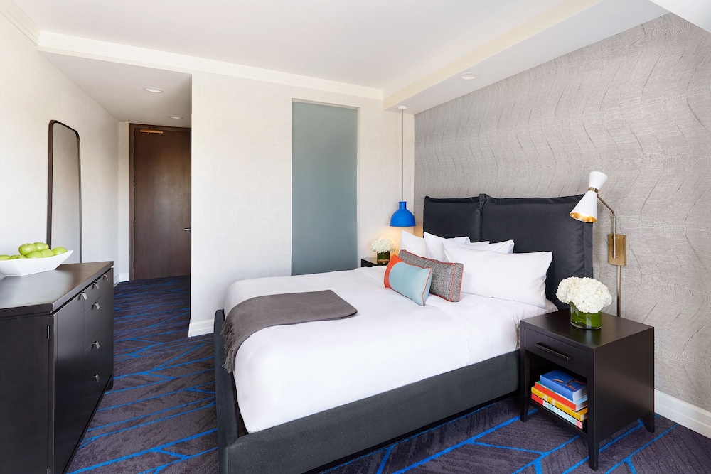 Deluxe, King Bed, Accessible