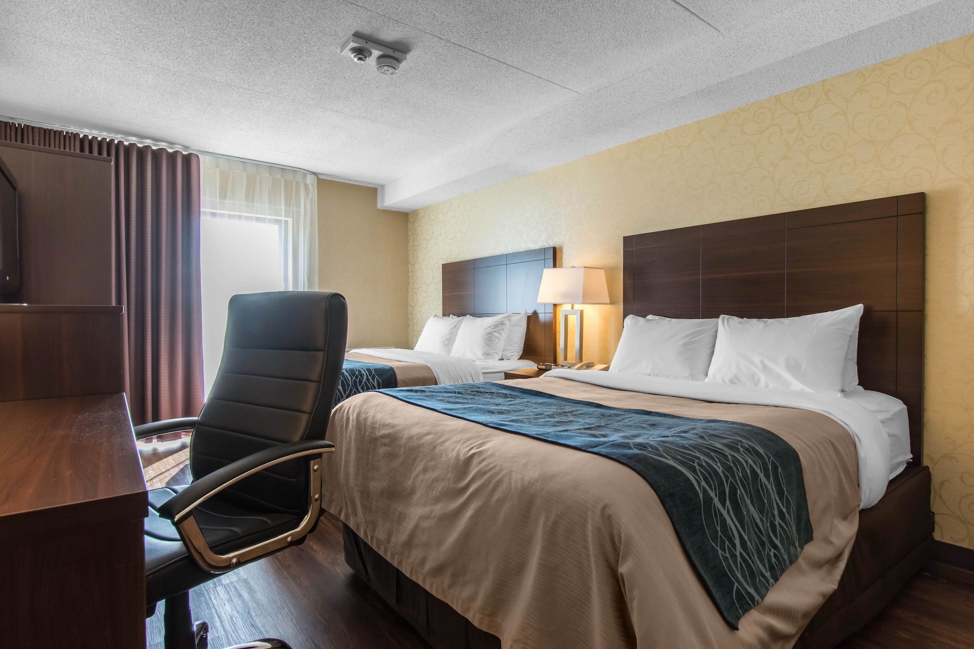 غرفة رباعية بسريرين كوين في الطابق الأرضي