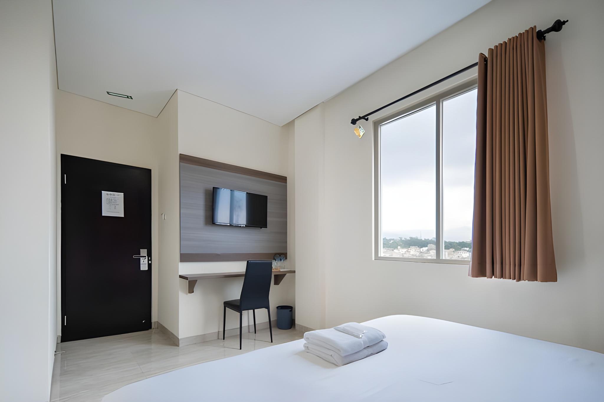 Deluxe, King Bed