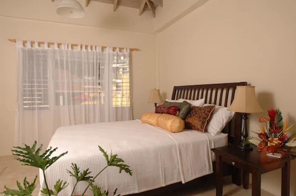 Grooms Beach Villa And Resort 33/62