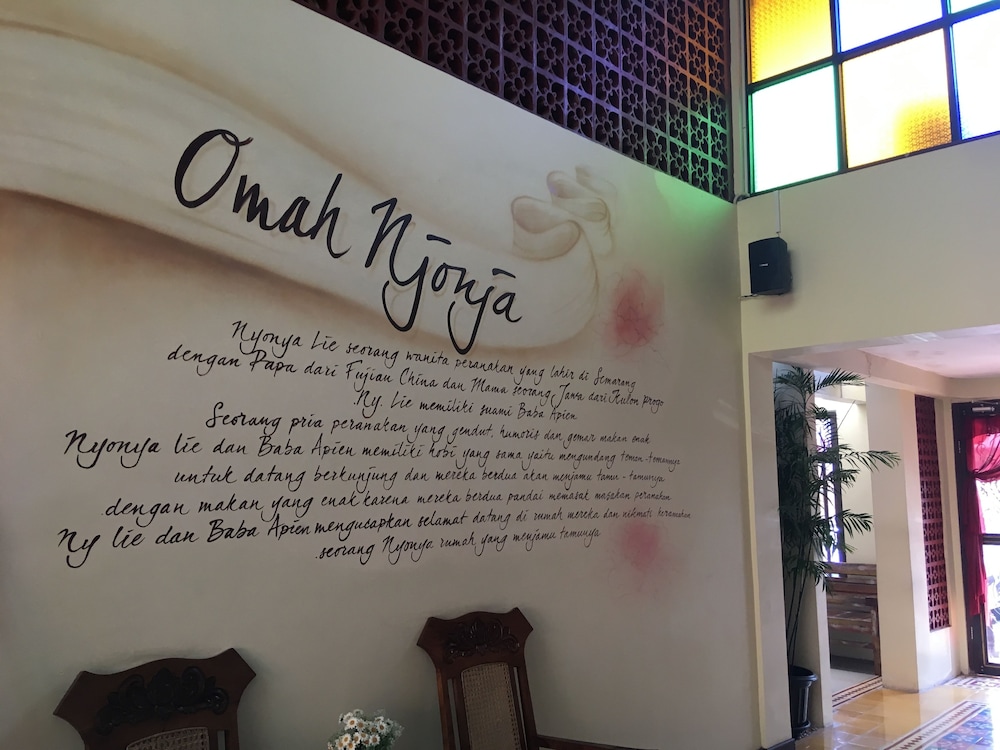 Omah Njonja Bed & Brasserie 31/63