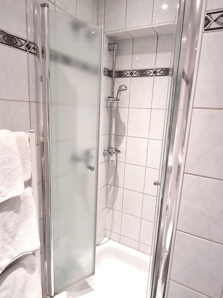Adler Hotel Frankfurt 30/50