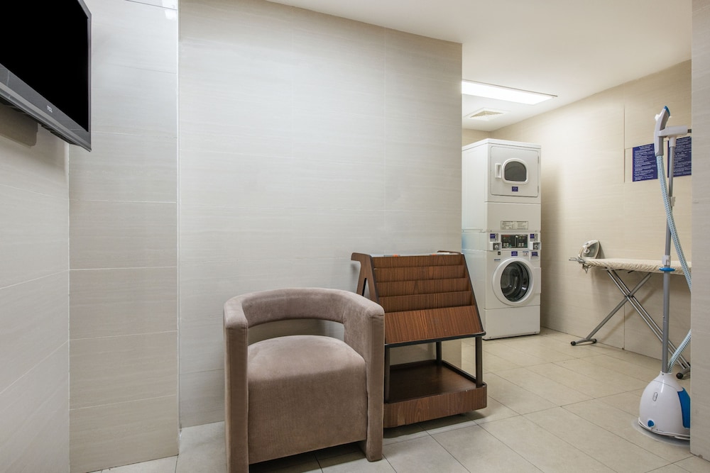HOLIDAY INN EXPRESS SHENYANG GOLDEN CORRIDOR 32/49