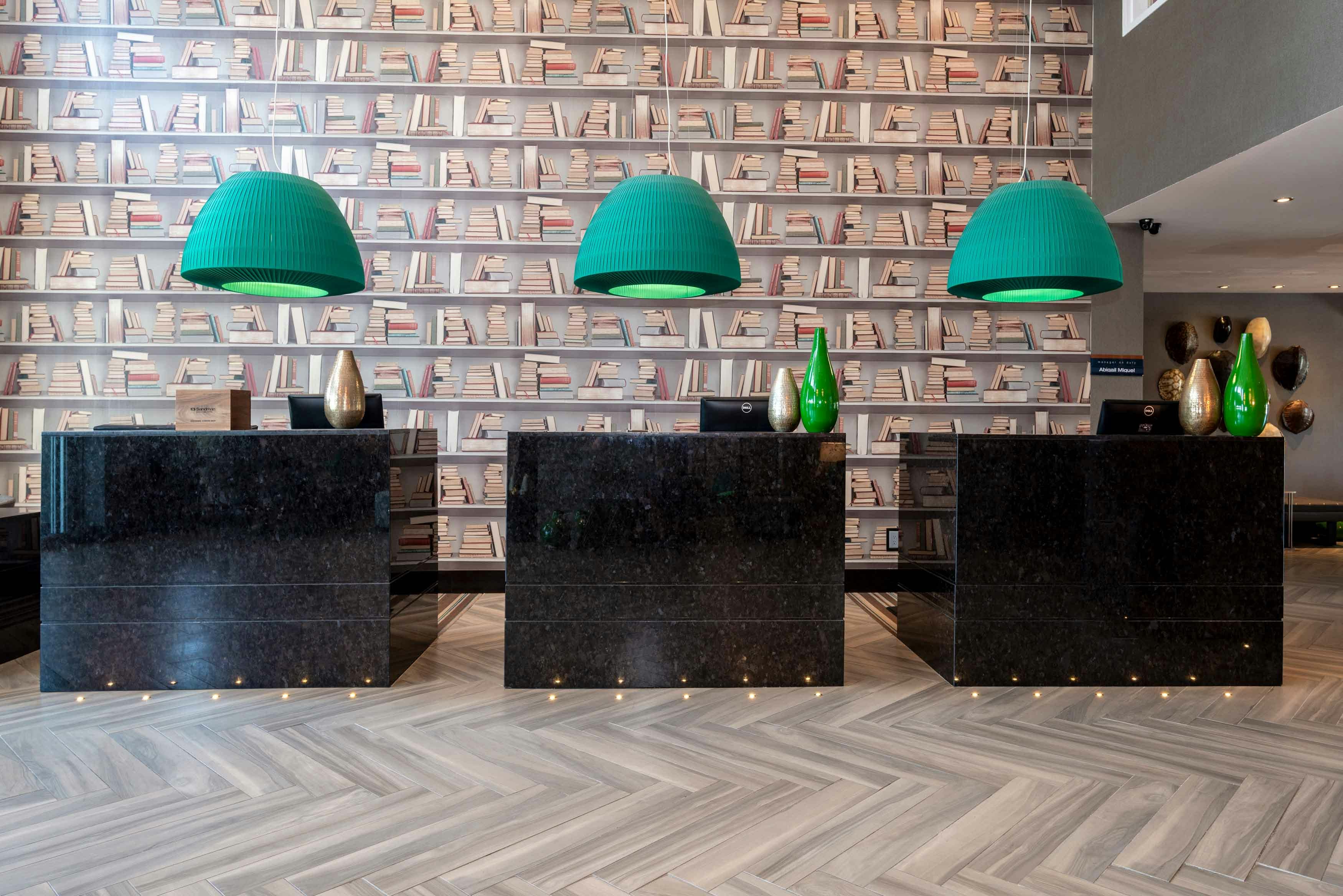 Sandman Hotel Oakville 8/33
