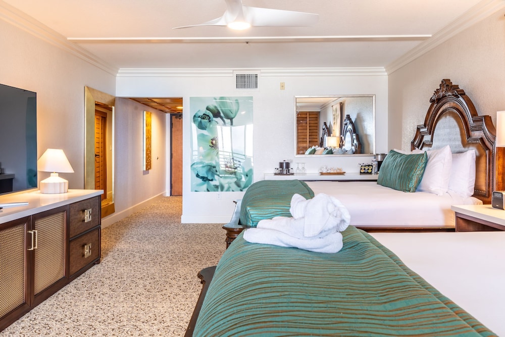 STANDARD, 2 QUEEN BEDS, OCEAN VIEW