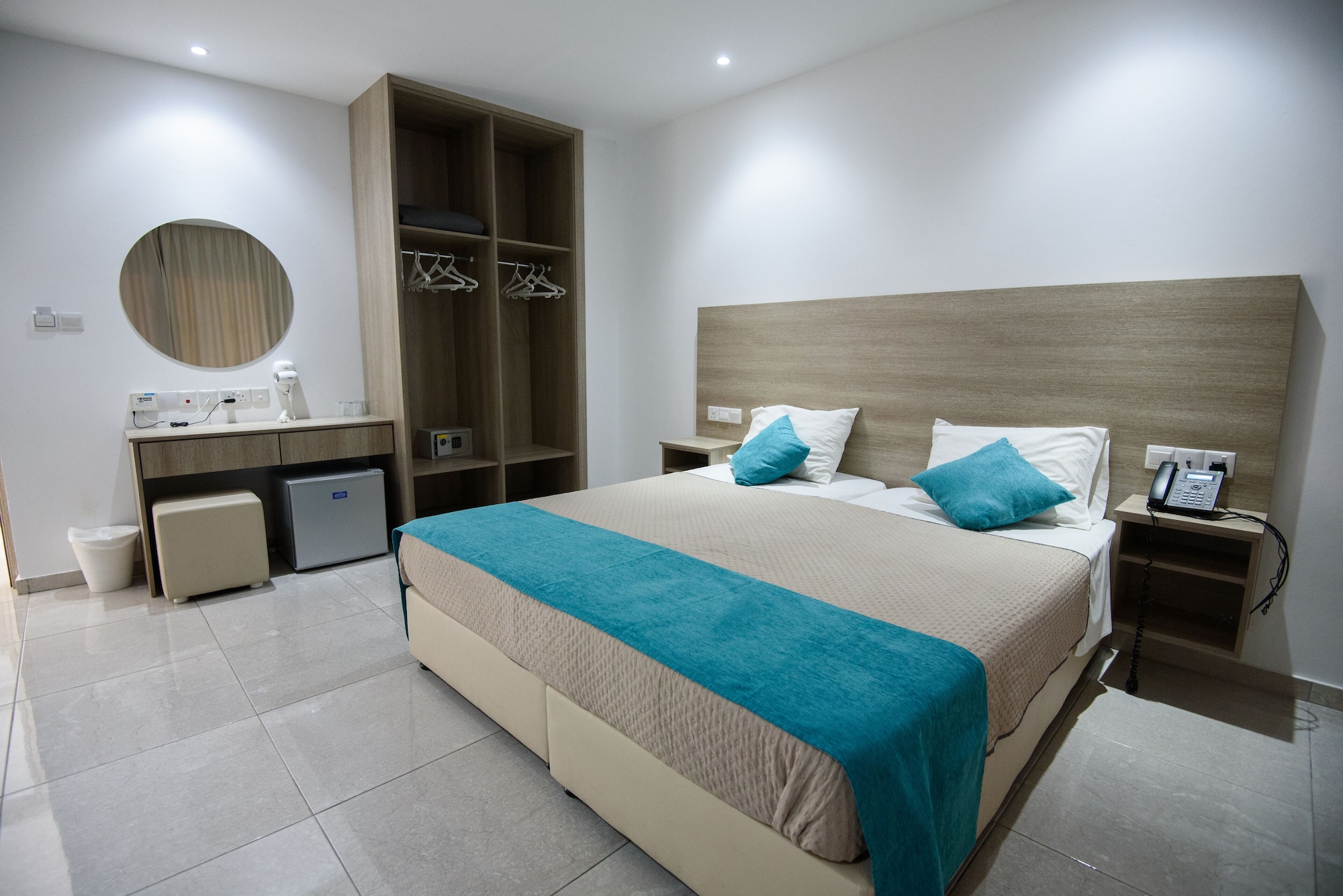ROOM, DOUBLE OR TWIN BED, POOL VIEW