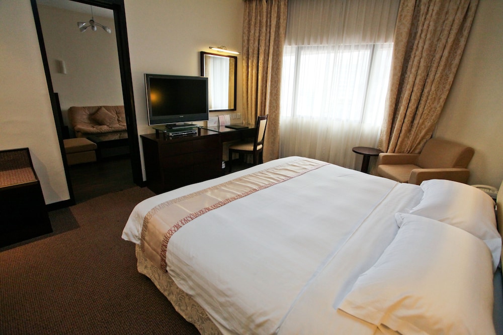 Hotel Royal Queens 6/27