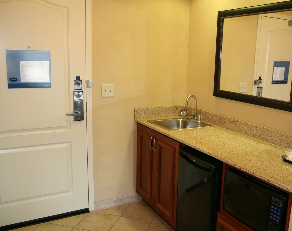 Hampton Inn Suites Paducah 19/55