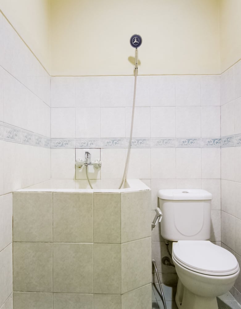 OYO 3335 Wisma Langen Werdhasih 27/28