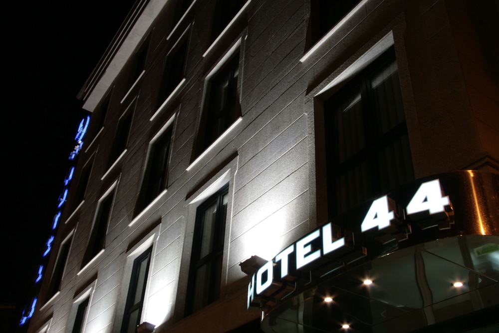 Hotel 44 6/28