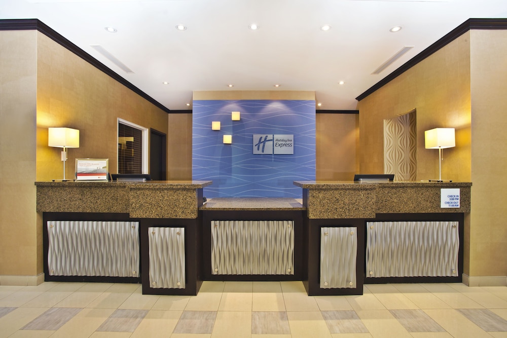 Holiday Inn Express Hotel Suites Kingston 7/72