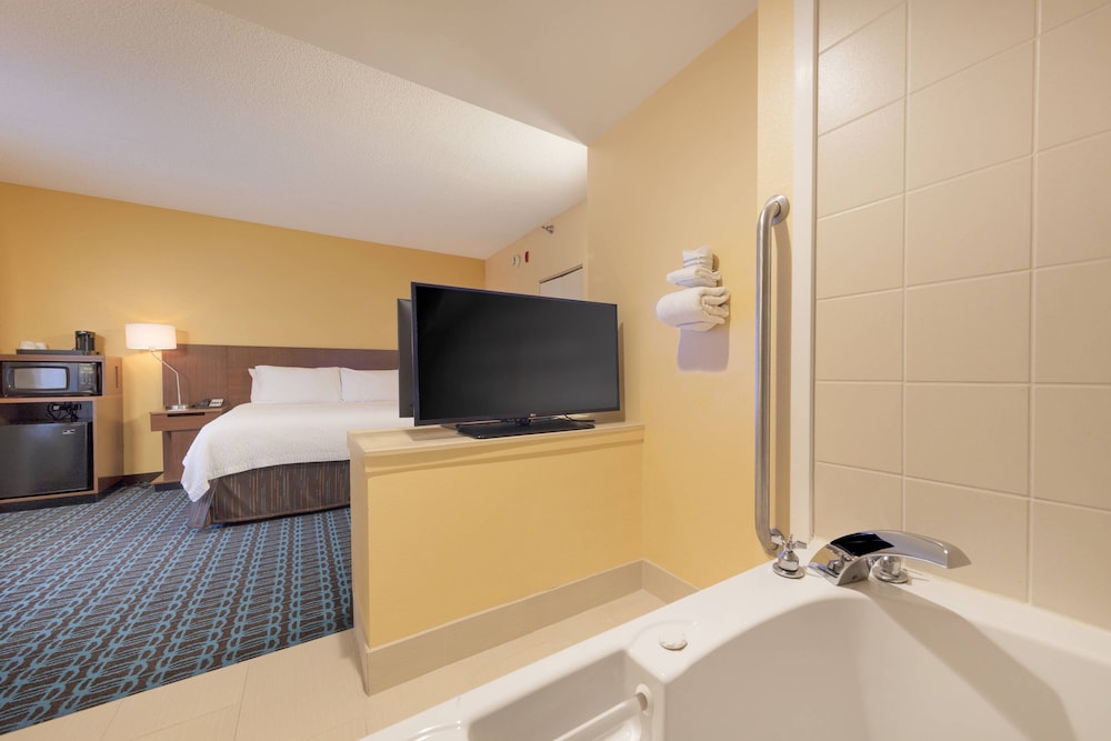 Fairfield Inn Lexington Park Patuxent River Naval Air Station 8/36