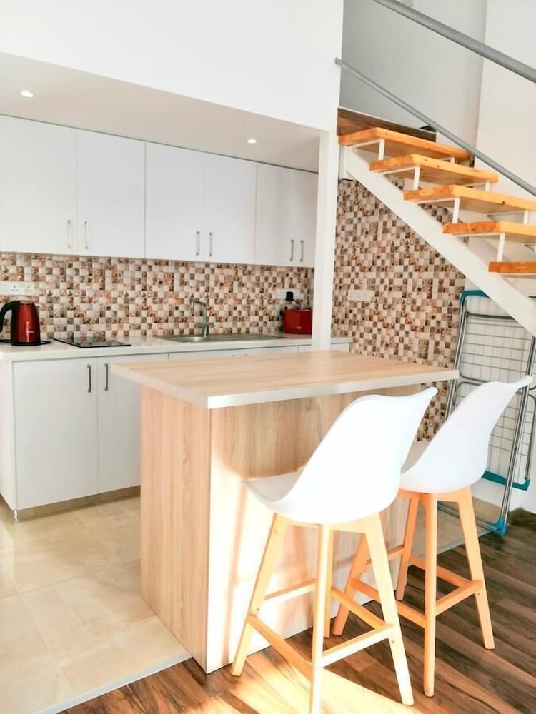Florea Hotel Apts 33/49