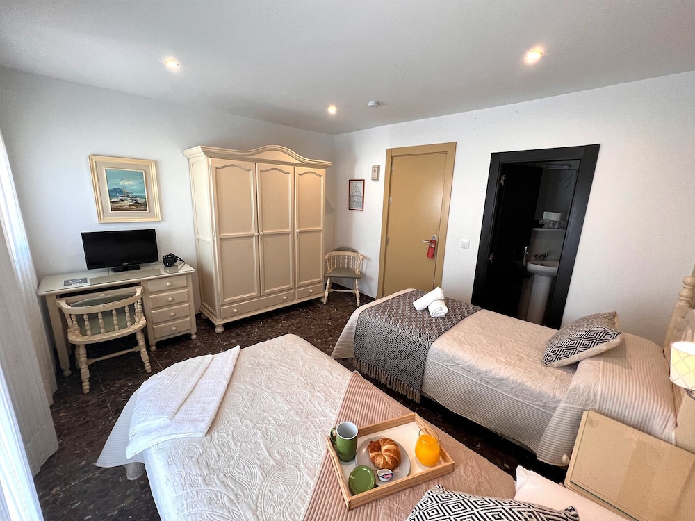 Hostal La Janda 11/66