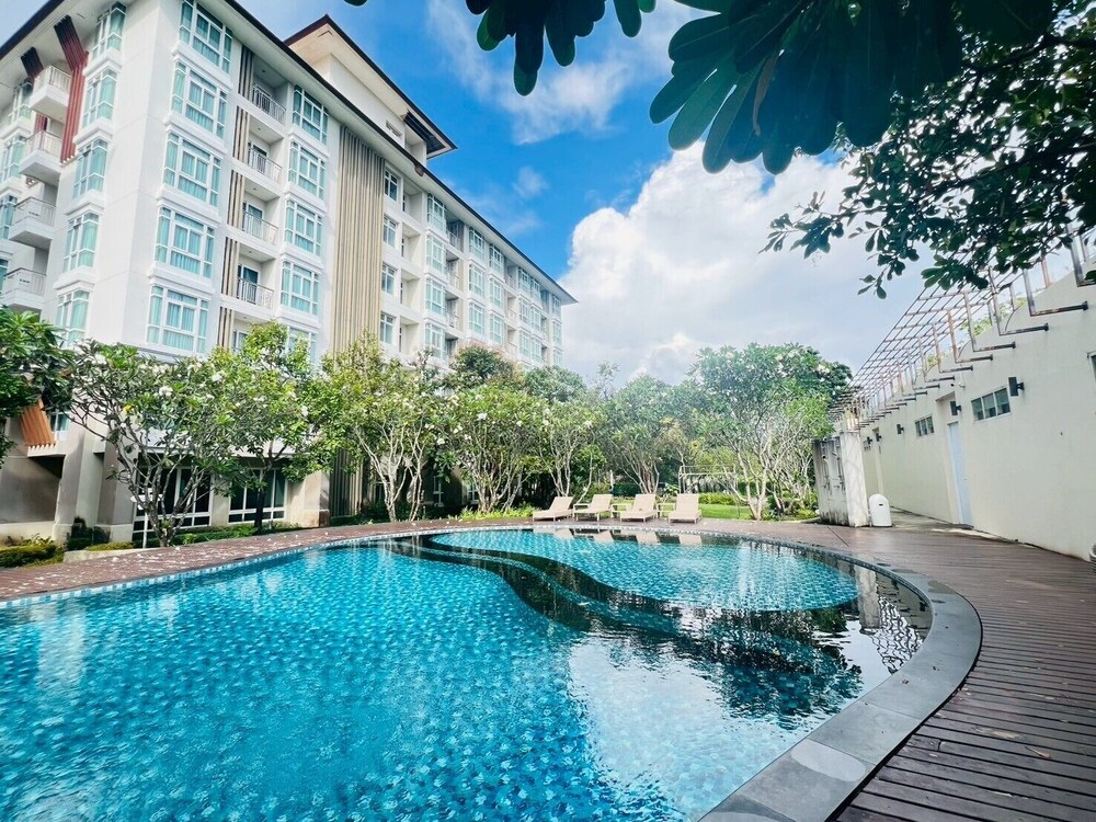 Harmony Resort Hotel 4/50