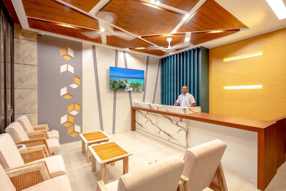 Arena Beach Hotel 6/48