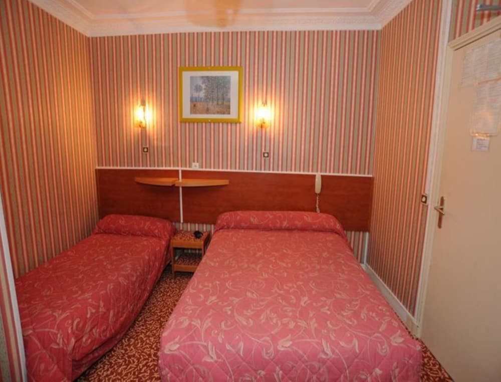 Sully Hotel 35/40