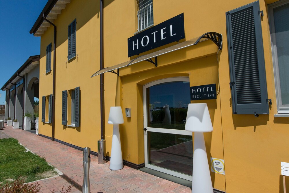 Hotel Forlanini52 Parma 1/29