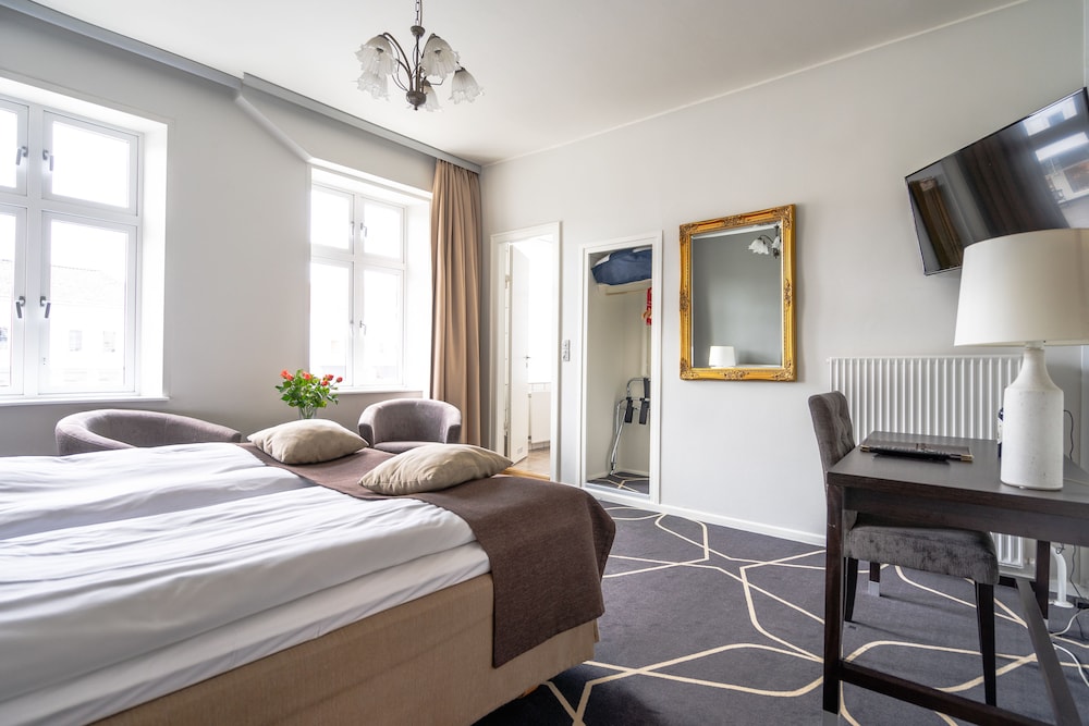 Standard, Double Bed